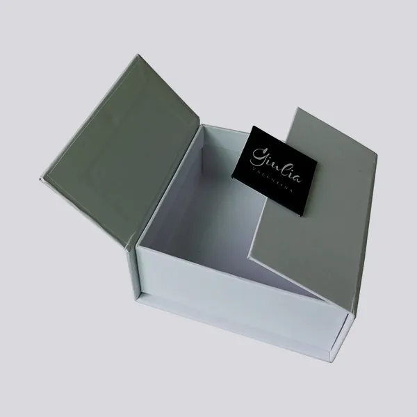 flip top boxes with magnetic catch