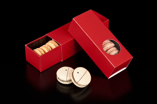 red macaron boxes